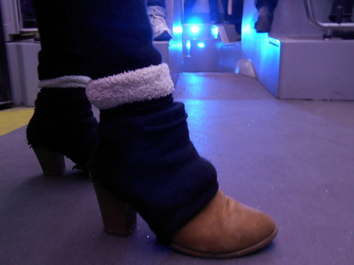 uncoded-steps_shoe-blog_mystorin-theater_%d7%aa%d7%90%d7%98%d7%a8%d7%95%d7%9f-%d7%94%d7%9e%d7%a1%d7%aa%d7%95%d7%a8%d7%99%d7%9f_%d7%93%d7%a0%d7%94-%d7%a4%d7%95%d7%a8%d7%a8_%d7%91%d7%9c%d7%95%d7%92