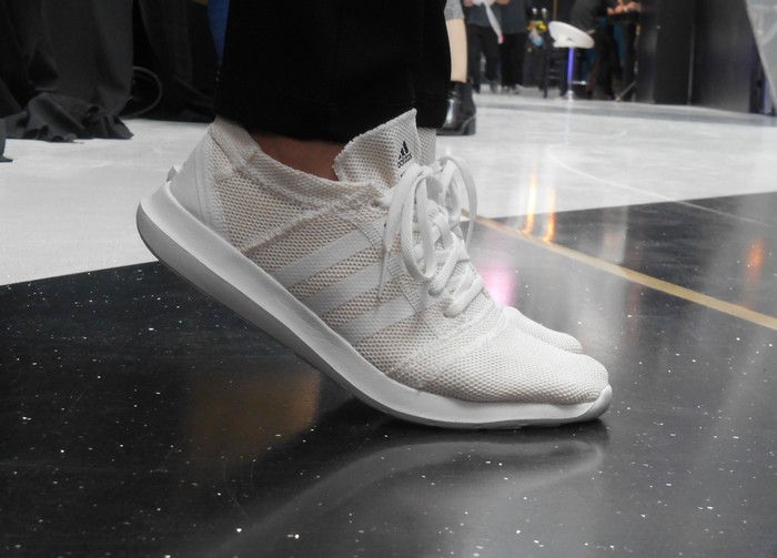 UnCoded-Steps_Shoe-Blog-Shelley-Lewis_שבוע-האופנה-תל-אביב-2017_דמיטרי-זלוקובסקי_בלוג-נעליים_אדידס